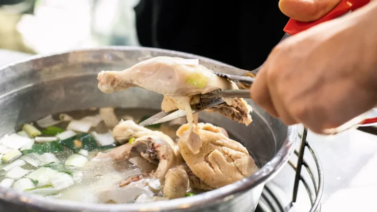東大門タッカンマリ（鶏一羽の水炊き鍋）